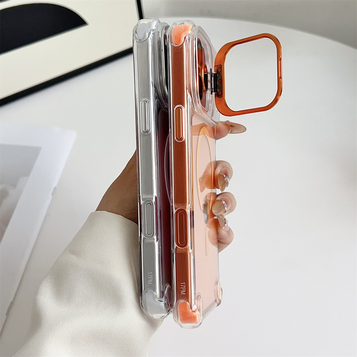 Magnetyczne przezroczyste etui – Magnetic Charging Stand recenzja i cena
